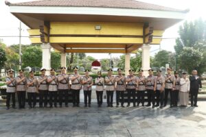 Teladani Semangat Juang Pahlawan, Polres Pelabuhan Tanjung Perak Gelar Ziarah di TMP WR Supratman