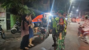 Patroli Malam Koramil 02/Pondok Gede Tingkatkan Rasa Aman dan Nyaman Warga