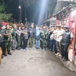 Babinsa Koramil 05/Kramatjati-Makasar dan Warga Gelar Patroli Malam Perkuat Kamtibmas di Halim Perdanakusuma