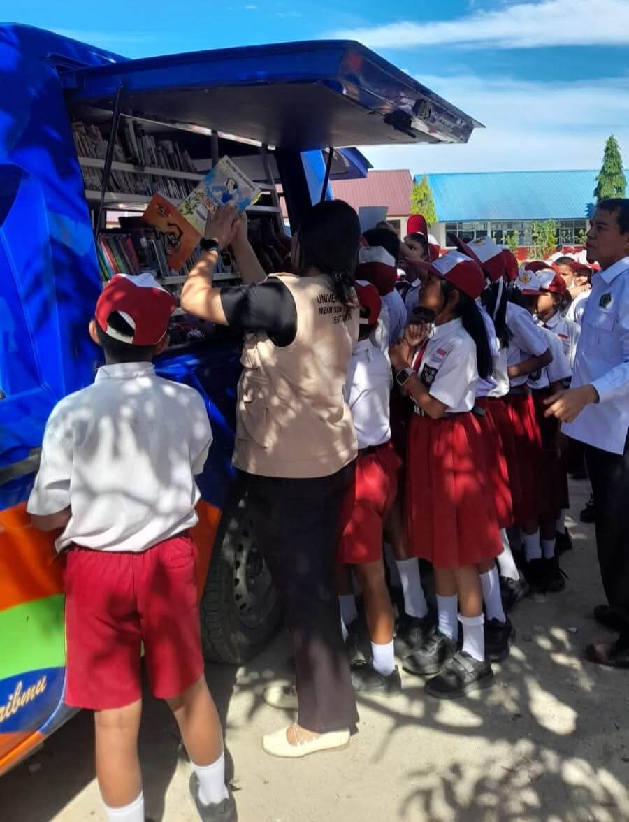MPK Hadir di SDN 173633 Porsea, Membuka Akses Literasi bagi Anak-Anak Desa