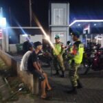 Patroli Lintas Sektoral Koramil 02/Pondok Gede dan Aparatur Kecamatan Perkuat Keamanan Wilayah