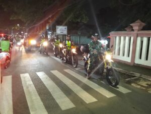 Patroli Menyentuh Permukiman, Babinsa Koramil 01/Kranji Pastikan Situasi Tetap Terkendali