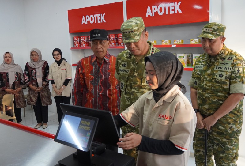 Foto: Wakil Panglima TNI Tinjau Operasional Koperasi Merah Putih di Bojonegoro