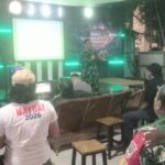Pererat Kebersamaan Warga Lewat Nobar Piala Dunia 2026 di Makoramil Matraman