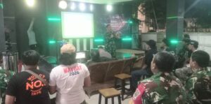 Pererat Kebersamaan Warga Lewat Nobar Piala Dunia 2026 di Makoramil Matraman