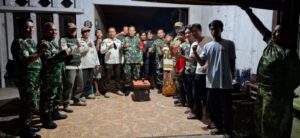 Babinsa Koramil 05/Kramatjati-Makasar Perkuat Siskamling, Sinergi Tiga Pilar dan Warga Jaga Kramatjati Tetap Aman