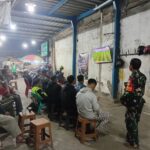 Nobar Piala Dunia Jadi Ajang Pererat Kebersamaan, Babinsa Koramil 05/Bantar Gebang Makin Dekat dengan Warga