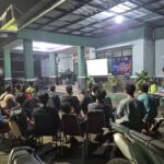 Pecah dalam Canda dan Sorak, Nobar Gembira Koramil 02/Pondok Gede Bersama Warga Pererat Kebersamaan TNI dan Rakyat