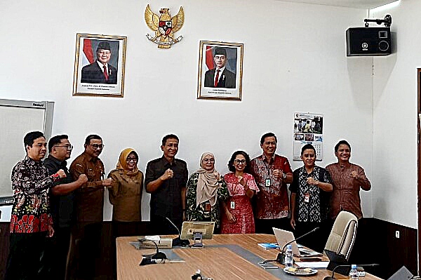 Foto: Bupati Bojonegoro Setyo Wahono sambut kedatangan Komnas pengendalian tembakau di Ruang Batik Madrim(ist)