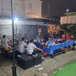 Babinsa Koramil 03/Pasar Rebo–Ciracas Bersama Warga Gelar Patroli/Siskamling Perkuat Keamanan Lingkungan