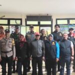 Babinsa Koramil 05/Kramatjati-Makasar dan Komponen Warga Gelar Patroli Siskamling, Perkuat Keamanan Wilayah Kramatjati