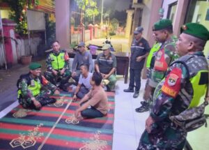 Patroli Menyentuh Permukiman, Babinsa Koramil 04/Jati Asih Pastikan Situasi Kamtibmas Tetap Terkendali