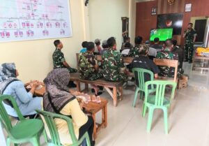 Danramil Cibarusah Gelar Nobar Piala Dunia 2026, Warga Antusias Ikuti Kuis Berhadiah Sembako