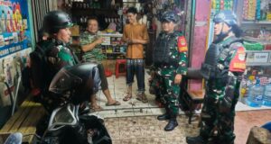 Babinsa Koramil 07/Cipayung dan Komduk Perkuat Keamanan Wilayah, Patroli Malam Cegah Tawuran dan Kenakalan Remaja
