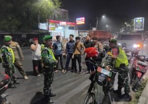 Patroli Malam Koramil 05/Bantar Gebang Sebagai Wujud Nyata Menjaga Keamanan dan Ketertiban Wilayah