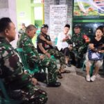 Babinsa Koramil 06/Cakung Laksanakan Patroli dan Siskamling, Ciptakan Rasa Aman di Malam Minggu