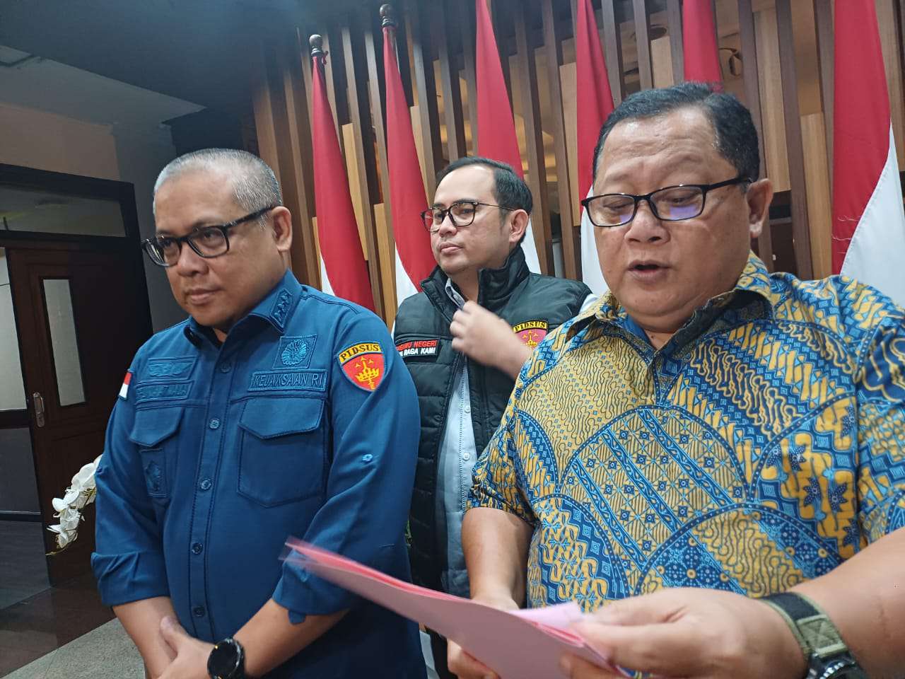 Foto: Aspidsus Kejati Jawa Timur I Gede Punia memberikan keterangan terkait pengembangan penyidikan kasus dugaan korupsi penyaluran KUR BNI Cabang Jember di Surabaya.
