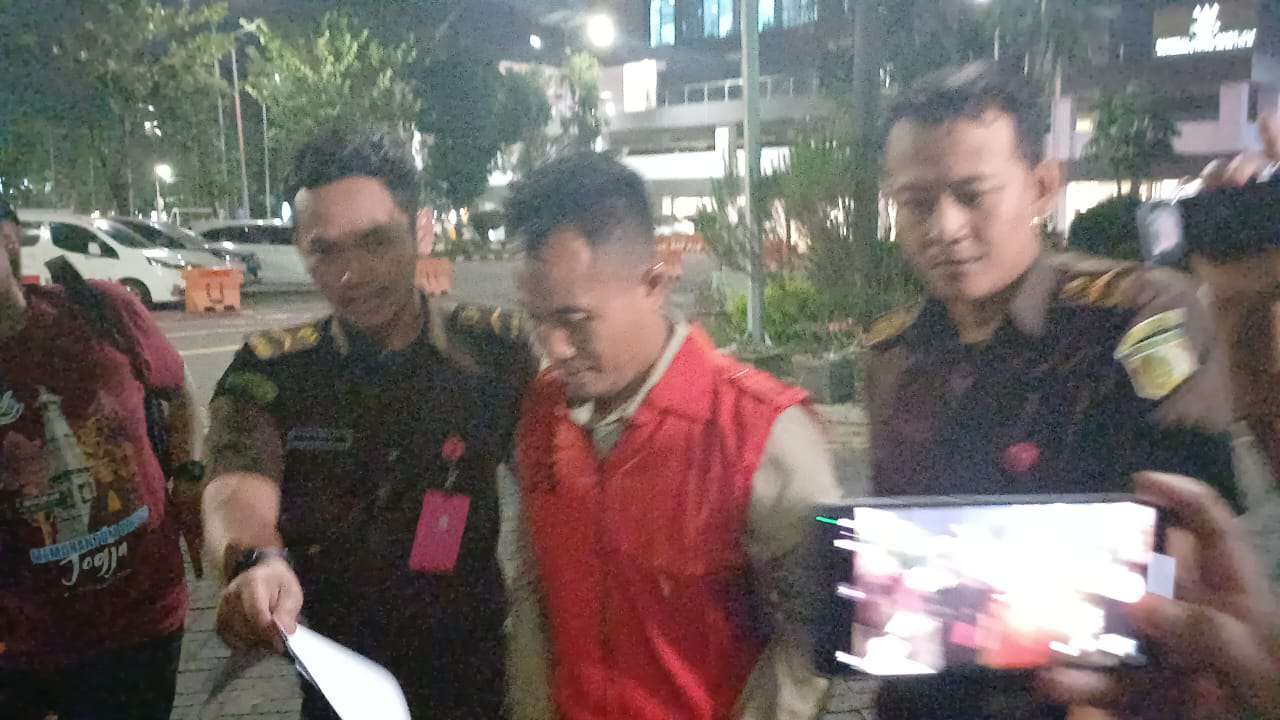 Foto: Aspidsus Kejati Jawa Timur I Gede Punia memberikan keterangan terkait pengembangan penyidikan kasus dugaan korupsi penyaluran KUR BNI Cabang Jember di Surabaya.