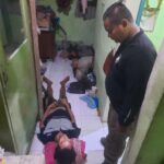 Malam Hari di Sawahan: Pria 27 Tahun Ditemukan Meninggal di Rumahnya, Jenazah Dievakuasi ke RSUD Dr. Soetomo