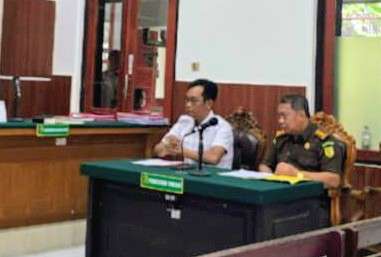 Foto: Hakim Pengadilan Negeri Surabaya memimpin sidang praperadilan terdakwa kasus narkotika.