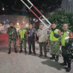 Tak Kenal Waktu, Koramil 04/Jati Asih Hadir Menjaga Ketenangan Warga Lewat Patroli Malam Humanis