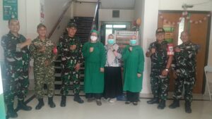 Peduli Kesehatan Warga, Kodim 0505/Jakarta Timur Hadirkan Bakti Kesehatan Teritorial di Kramat Jati