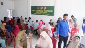 Bakti Kesehatan TNI di Mustika Jaya Disambut Antusias, Warga Rasakan Manfaat Pemeriksaan Kesehatan Gratis