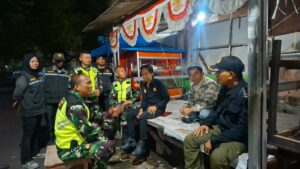 Patroli Menyentuh Titik Rawan, Koramil 03/Teluk Pucung Tingkatkan Pengawasan Malam Hari