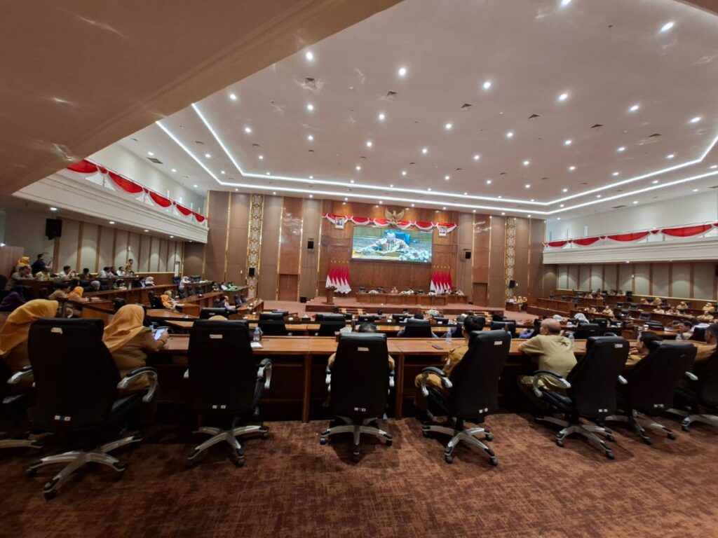 Ketok Palu APBD 2025 Bojonegoro: DPRD Setuju, Catatan Kritis Tetap Mengalir