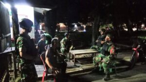 Babinsa Koramil 04/Pulogadung Gelar Patroli Bersama Komduk Wujudkan Wilayah Aman dan Kondusif