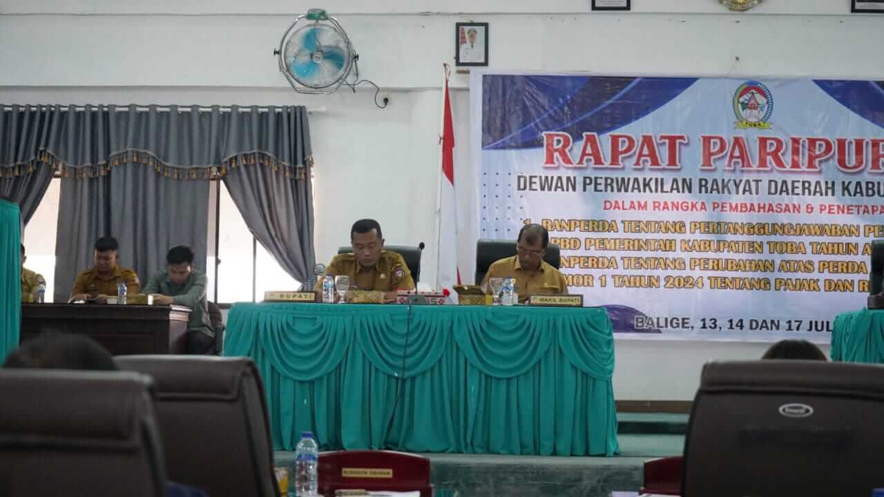 Fraksi-Fraksi DPRD Toba Soroti Silpa, PAD hingga Pelayanan Publik dalam Pembahasan Dua Ranperda