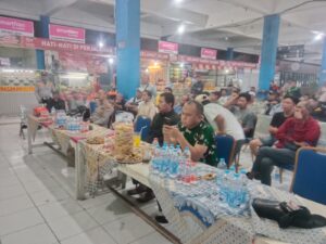 Semarak Nobar Semifinal Piala Dunia 2026, Koramil 03/Pasar Rebo–Ciracas Pererat Kebersamaan Bersama Warga