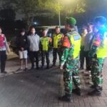 Patroli Sinergis TNI, Polri, dan Satpol PP Koramil 05/Bantar Gebang Antisipasi Gangguan Kamtibmas Malam Hari