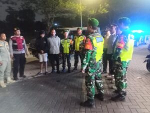 Patroli Sinergis TNI, Polri, dan Satpol PP Koramil 05/Bantar Gebang Antisipasi Gangguan Kamtibmas Malam Hari