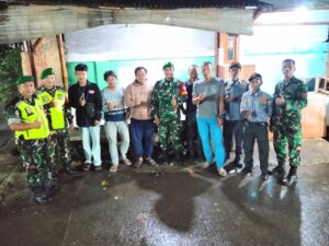 Perkuat Kamtibmas Tanpa Henti, Babinsa Koramil 04/Jati Asih Intensifkan Patroli Malam Bersama Linmas