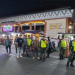 Patroli Malam Tanpa Henti, Koramil 01/Kranji Jaga Stabilitas Keamanan Wilayah Bersama Linmas