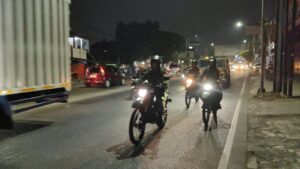 Patroli Malam Bersama, Koramil 01/Kranji Pastikan Keamanan Lingkungan Tetap Terjaga