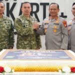 Pangdam Jaya Berikan Kejutan Kepada Kapolda Metro Jaya Pada Hari Bhayangkara Ke-80