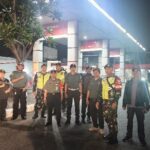Babinsa Koramil 02/Pondok Gede Sisir Permukiman Warga Bersama Satpol PP dan Linmas, Antisipasi Gangguan Kamtibmas