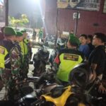 Patroli Malam Koramil 04/Jati Asih dan Linmas Sisir Titik Rawan, Ajak Warga Jaga Kamtibmas Bersama