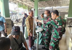 Pengobatan dan Cek Kesehatan Gratis, Koramil 02/Pondok Gede Wujudkan Kepedulian TNI kepada Masyarakat