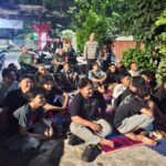 Nobar Penuh Keakraban, Koramil 03/Teluk Pucung Satukan Warga Lewat Semangat Sportivitas