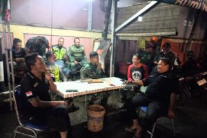 Ciptakan Rasa Aman, Babinsa Koramil 04/Jati Asih Intensifkan Patroli Kewilayahan Bersama Aparat dan Warga