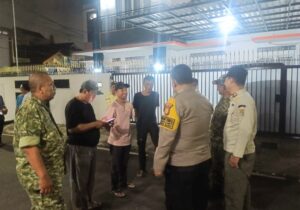 Koramil 08/Duren Sawit Gelar Patroli Malam Perkuat Keamanan Wilayah