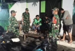 Koramil 02/Matraman Gelar Patroli Malam Bersama Tiga Pilar
