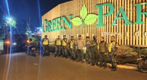 Patroli Menyentuh Titik Rawan, Koramil 02/Pondok Gede Tingkatkan Pengawasan Malam Hari Bersama Polri dan Linmas