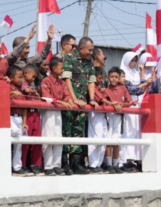 Danrem 052/Wijayakrama Resmikan Jembatan Aramco Garuda Merah Putih, Perkuat Konektivitas dan Perekonomian Masyarakat Kosambi