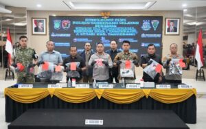 TNI–POLRI Berhasil Ungkap Kasus Pembunuhan Prajurit TNI AD, Tujuh Tersangka Diamankan