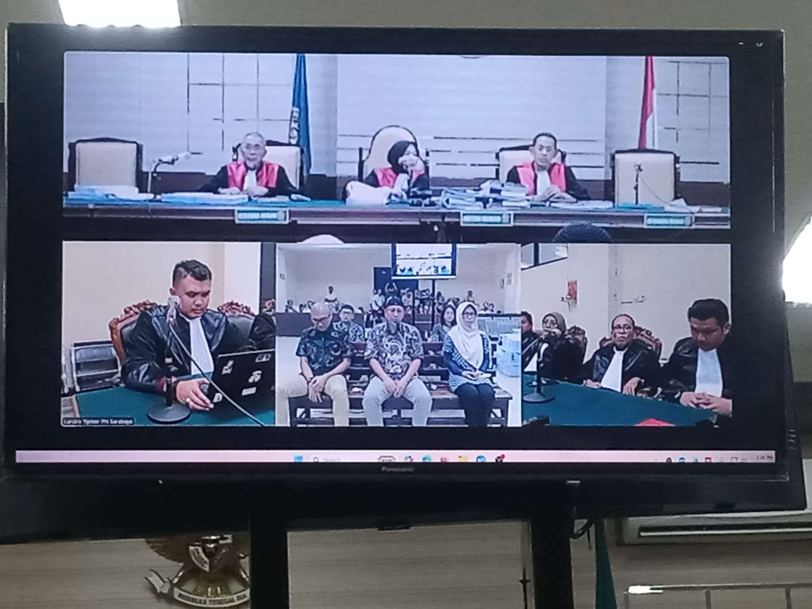 Foto: Suasana sidang tuntutan enam terdakwa dugaan korupsi proyek pemeliharaan dan pengerukan alur pelayaran PT Pelindo Regional 3 di Pengadilan Tipikor Surabaya yang ditunda karena berkas tuntutan belum selesai dicetak.