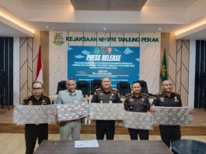 Kejari Tanjung Perak Setor Rp4,9 Miliar Hasil TPPU Judi Online ke Kas Negara